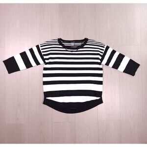 Cable & Gauge Black White Striped Button Back Sweater Size S